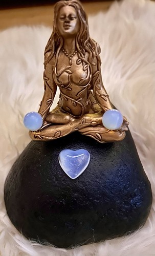 Meditating goddess figurine - meditating,