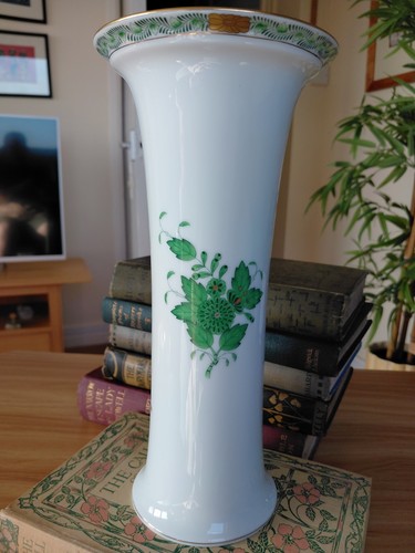 Lovely herend trumpet vase - herend,