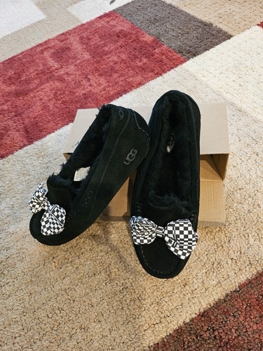 Ugg women slipper - ugg,