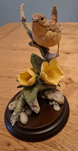 Country artists figurine wren - country,