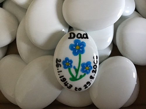 Forget not memorial pebble - not,