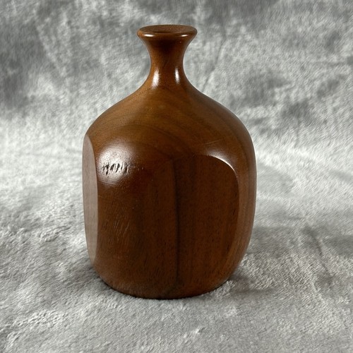Vintage petite bud vase - vintage,