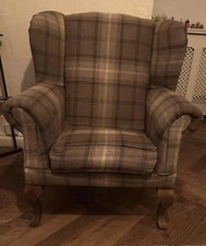 Accent Wing Back Queen Anne