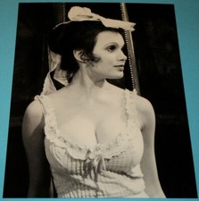 MADELINE SMITH /  BUSTY  8 x 10  B&W  PHOTO