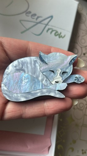 Deer arrow kiki the cat - the,