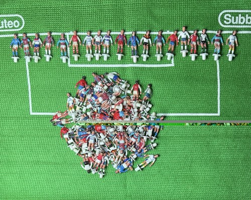 Subbuteo spare players job - job, lot