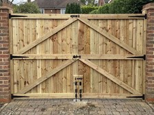 Wooden driveway gates heavy - !,