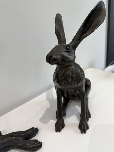 Seated bronze look - , cast