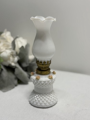 Aladdin milk glass - milk, oil