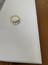 18ct gold ring with diamonds