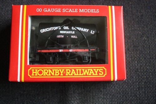 R6064 hornby small tanker - small,