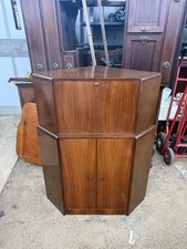 Vintage 1960’s Corner Drinks