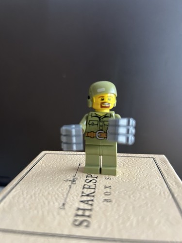 Lego minifigure soldier - lego, mr