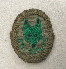 Vintage Oval Green Wolf Cub