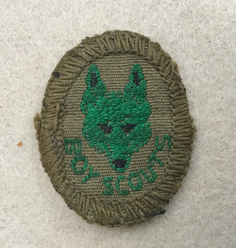 Vintage oval green wolf - oval, cub