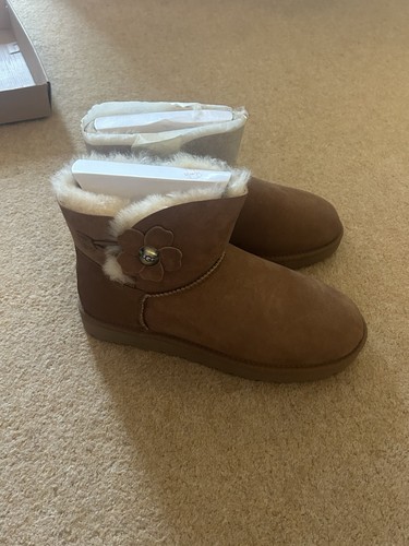 Ugg mini bailey button - -,