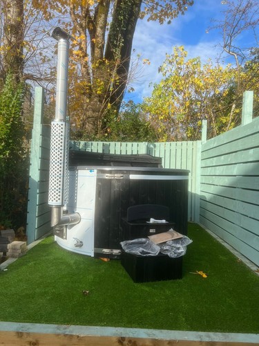 Woodfire fibreglass hot tub - fibreglass,