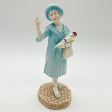 Royal Doulton HN 4086 Queen