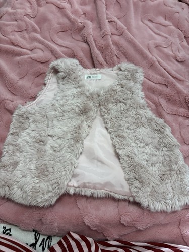 Rose pink faux - fur, gilet