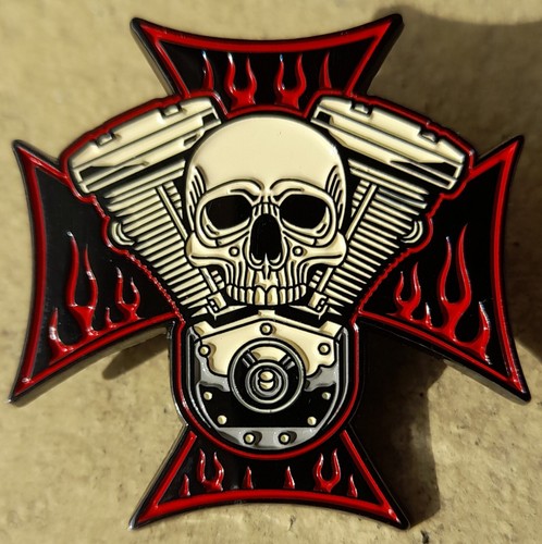 Skull metal enamel pin - metal,