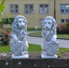 Lion set of 2 with sign stone