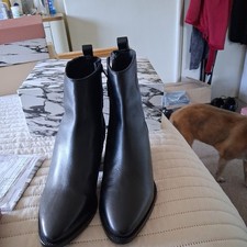 Pair If Black Leather Moda In