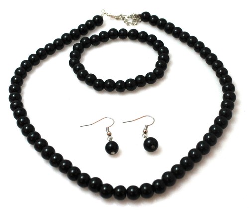 Classic faux pearl necklace - classic,