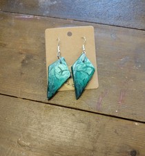 EARRINGS CLAY HAND PAINTED GREEN/BLUE