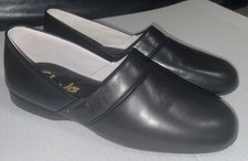VINTAGE MENS SIZE UK 7 BLACK