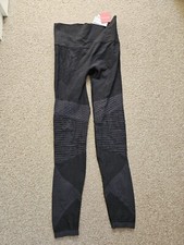 SPANX LEGGINGS SIZE SMALL