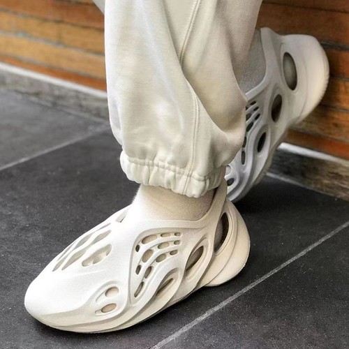 Closed toe shoes - closed, slip