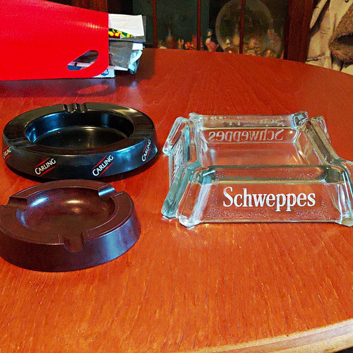 Schweppes glass ashtray - schweppes,