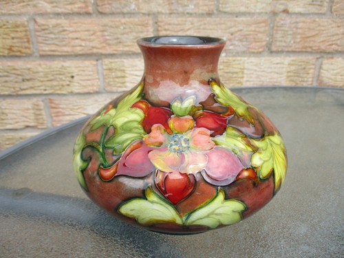 Moorcroft flambe columbine - ,