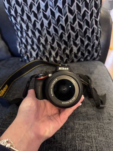 Nikon d5100 2mp digital slr - nikon,