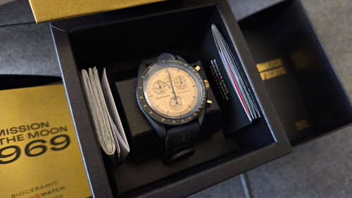 Omega swatch moonswatch - omega,