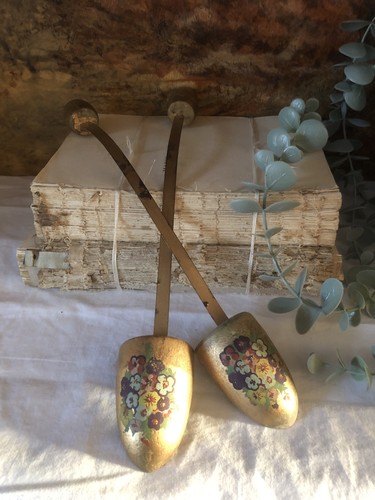 Pair decorative vintage - a,