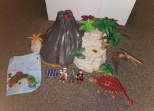 Playmobil 5230 Exploding volcano island with dinosaurs and explorers