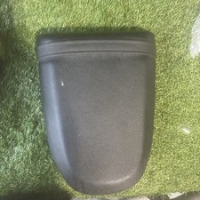 Suzuki GSXR600/750/1000  Rear Seat  2001-02 Take Off Part  P/N 45300-35F20  (2)