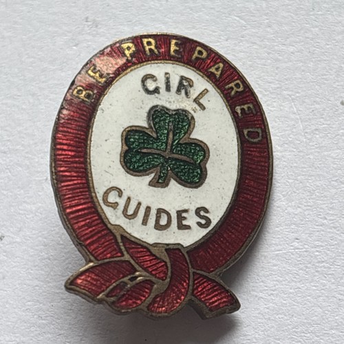 Girl guide metal badge - girl,