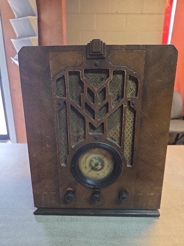 Antique wooden short wave - am,