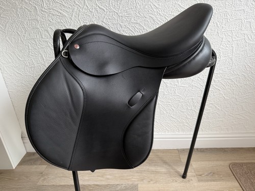 Farrington wide black - wide,
