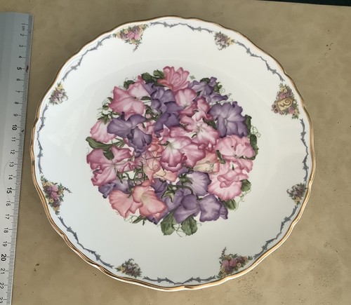 Vintage royal albert collector - royal,