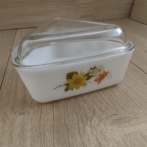 Pyrex autumn glory triangular - autumn,