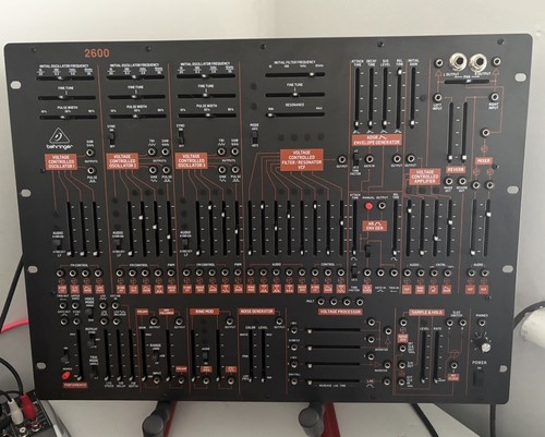 Behringer 2600 analog - behringer,