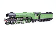 Hornby OO Gauge R3099 LNER