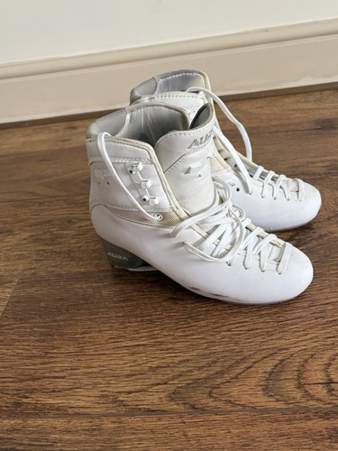 Aura figure skating boots - skating, 260c