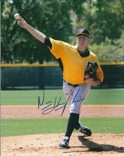 Signed 8x10 nick kingham - 8x10,