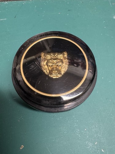 Classic jaguar horn button - classic,