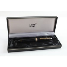 Mont Blanc 149 fountain pen, Black with Gold trim. Pen comes with leather case