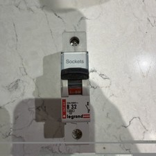 LEGRAND 32 AMP CURVE B 6kA MCB